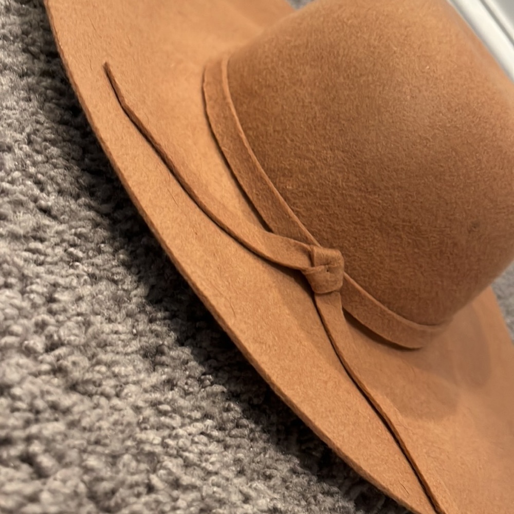 Wool hat - Picture 2 of 3